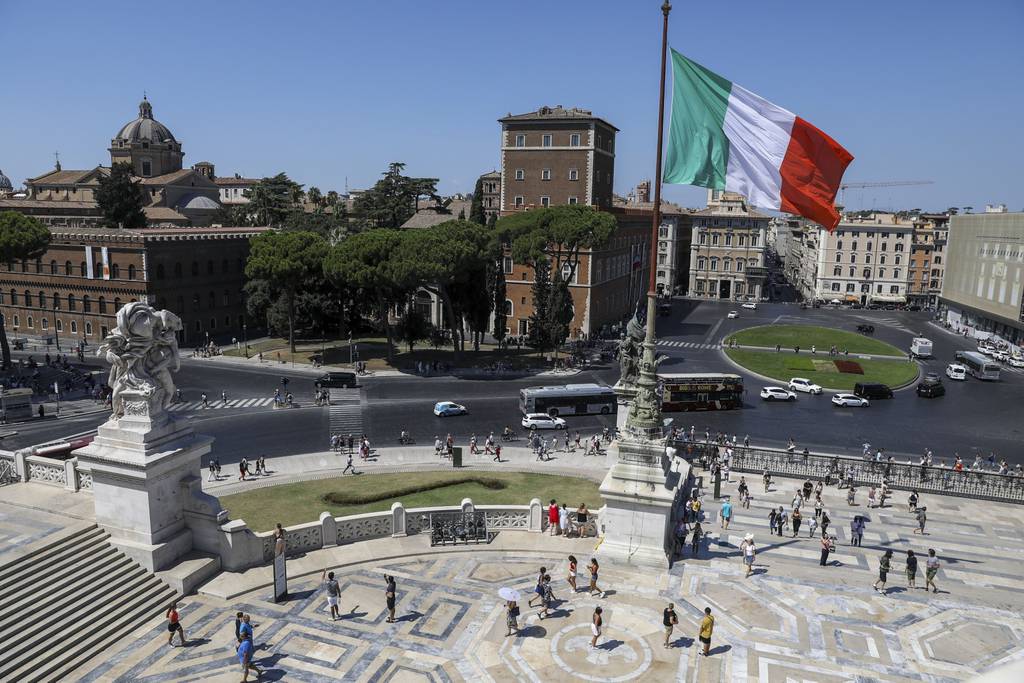 Moody’s ha declassato l’outlook del rating dell’Italia a causa della situazione politica