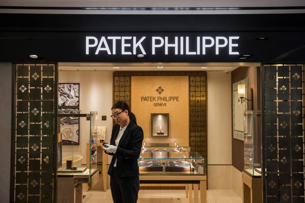 Reloj Patek Philippe se vende por cifra récord de US$5,8 millones en una subastadfd