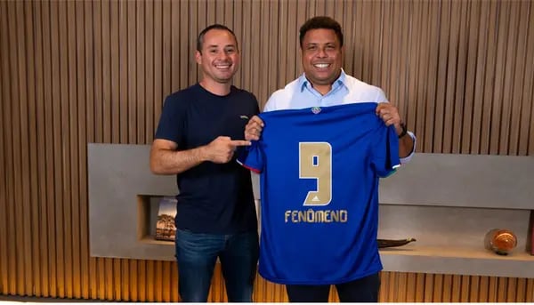 Thiago Maffra (CEO da XP Inc.) y Ronaldo.