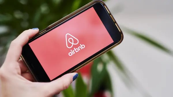 Airbnb informa aumento de reservas y eleva perspectiva de ventasdfd