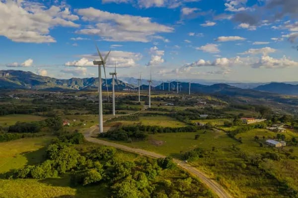 Ley de Transición Energética, vigente desde diciembre de 2015, establece que 35% de la generación eléctrica del país debe ser producida con tecnología limpia en 2024