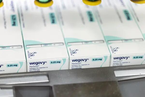 Wegovy, el exitoso medicamento de Novo contra la obesidad, redujo el riesgo de infartos de miocardio y accidentes cerebrovasculares en un estudio muy esperado, impulsando las acciones de la farmacéutica danesa.
