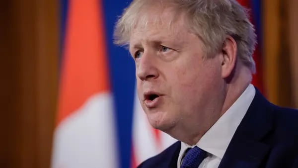 Boris Johnson revela plan para enviar solicitantes de asilo a Ruandadfd