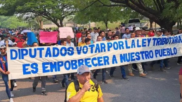 Honduras: gobierno acusa a empresarios de financiar campaña contra reforma tributariadfd