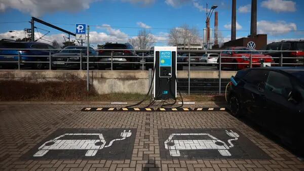 Por que o sonho da Alemanha de virar uma potência de carros elétricos está em riscodfd