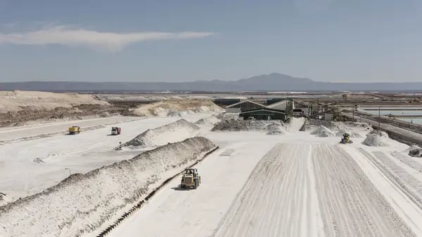 Desplome del litio pone en peligro el suministro, dice la empresa Albemarledfd