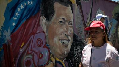 Inteligencia artificial recreó a Hugo Chávez: así se vería si siguiera vivodfd