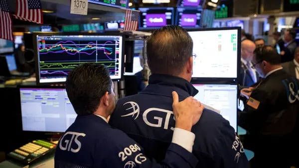 Wall Street tira la cautela al viento para seguir el rally bursátildfd