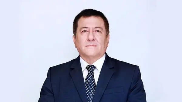 Hugo Chávez Arévalo, ex gerente general de Petroperú, fugó a Bolivia esta semanadfd