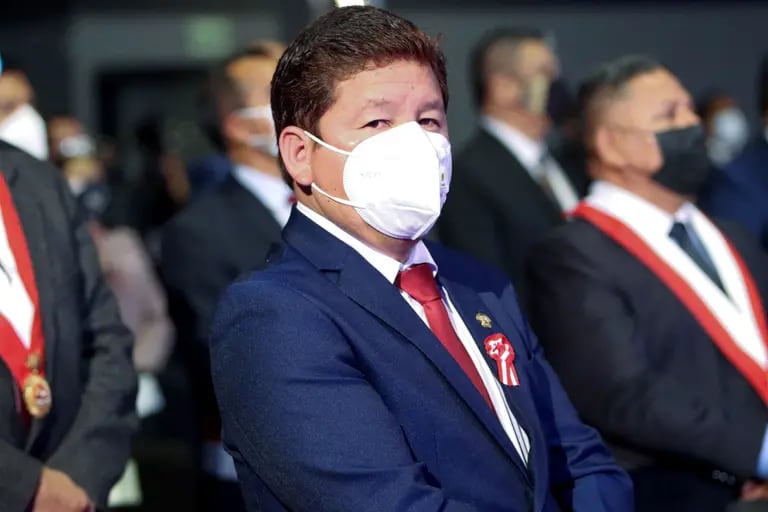 Perú: Guido Bellido, presidente del Consejo de Ministros, niega renunciar ante críticas a su nombramiento.dfd