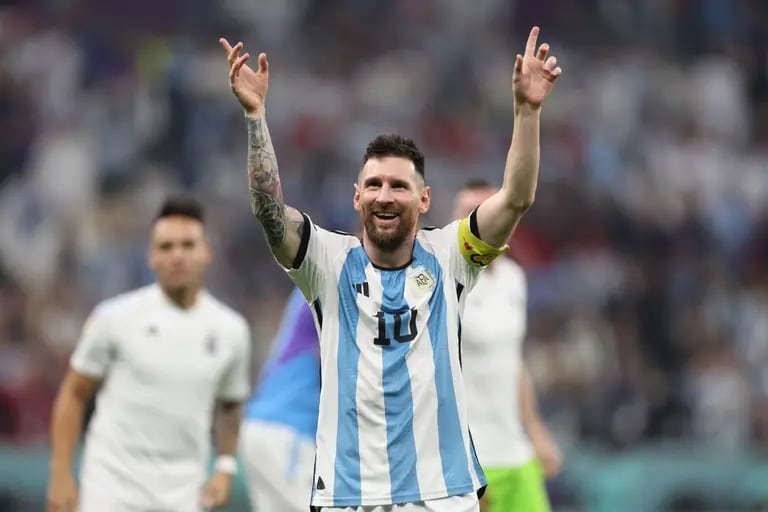 Lionel Messi of Argentina celebrates the team's 3-0 victory in the FIFA World Cup Qatar 2022 semi-final match.dfd