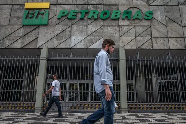 Venda de refinaria de Manaus para o grupo ATEM faz parte do plano de desinvestimento da Petrobras para reduzir seu endividamento