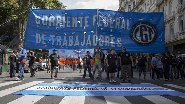 Inflación en Argentina: CGT marcha contra “los formadores de precio y la especulación”dfd