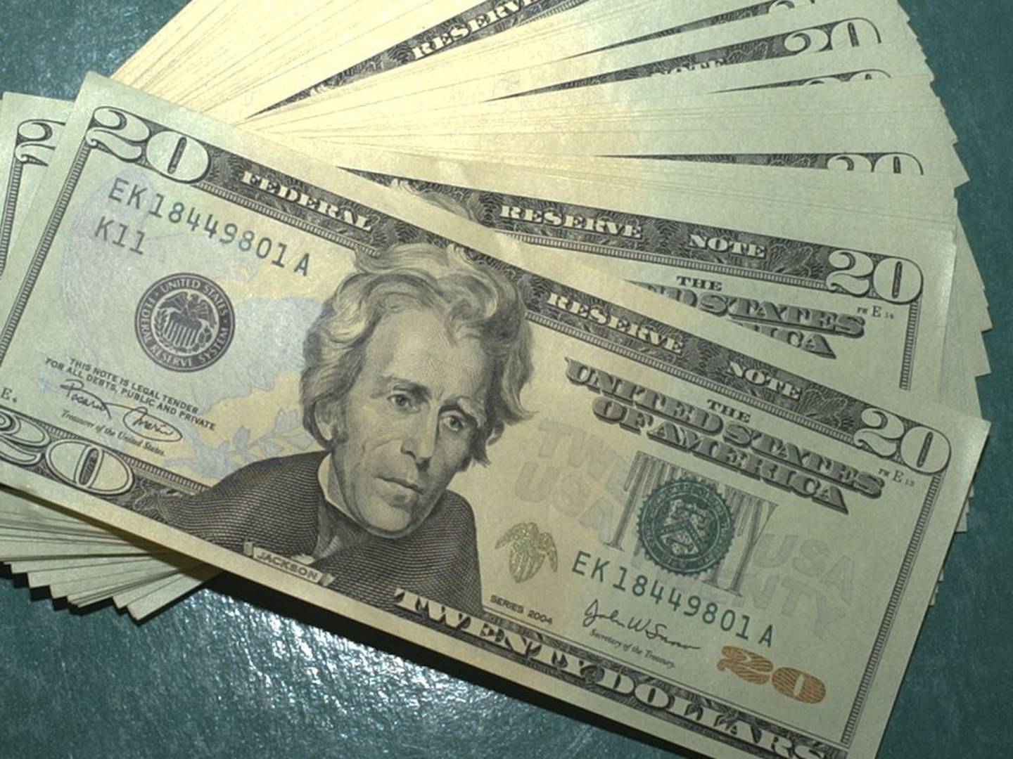 Dólar bate R$ 5,26, na quarta semana seguida de altas para a moeda