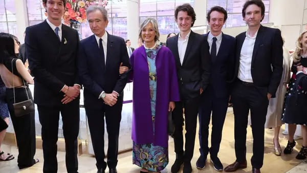 Sucessão na LVMH: Bernard Arnault indicará mais dois filhos para conselhodfd