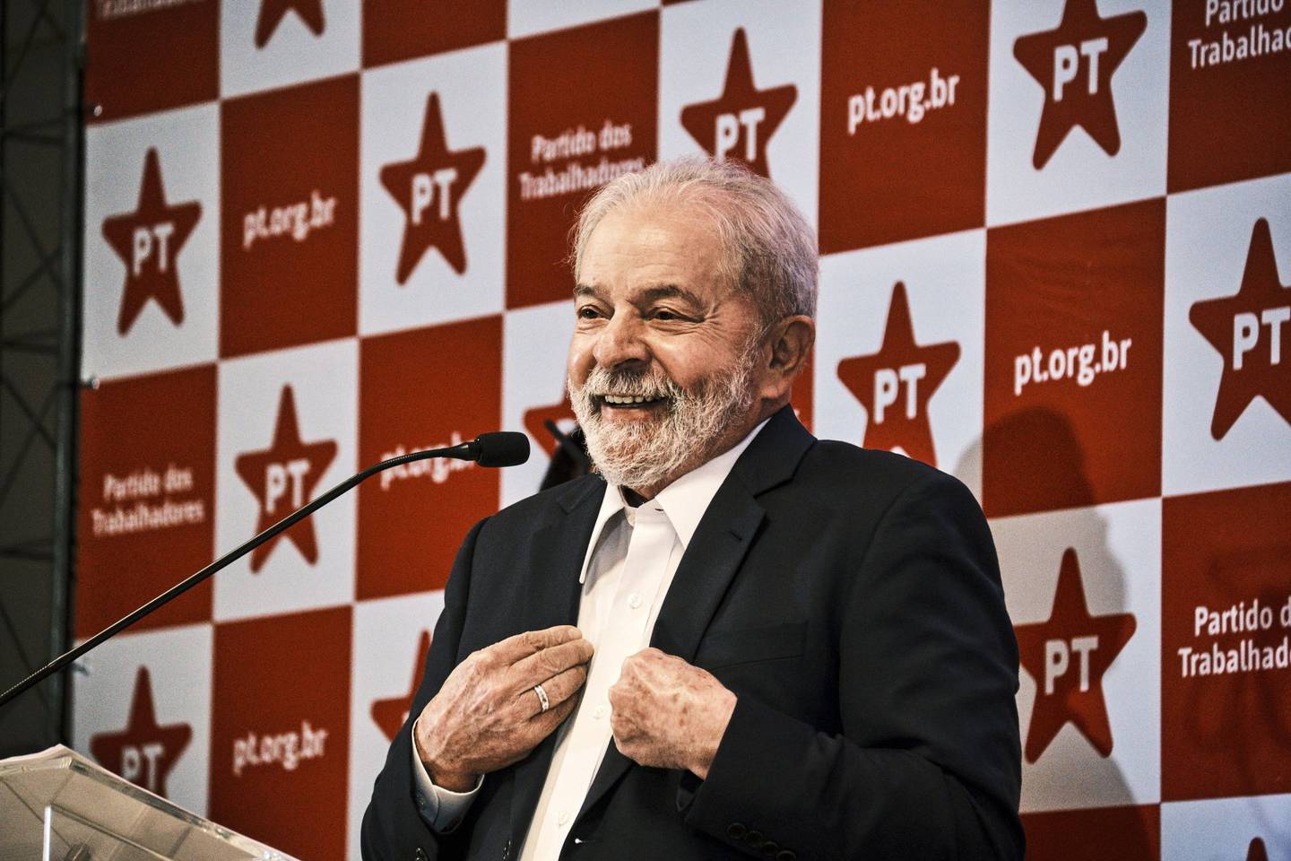 Luiz Inacio Lula da Silva, Brazil's former president, speaks during a news conference in Brasilia, Brazil, on Friday, Oct. 8, 2021. Lula said that he is not yet discussing political composition for the 2022 elections and that he has not yet decided on names to become vice president or Economy Minister.dfd