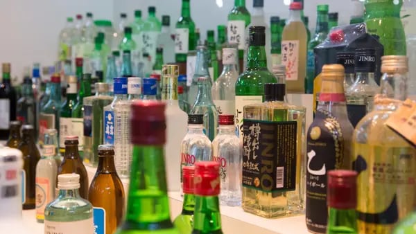 Como este destilado coreano multiplicou a presença em bares de Nova York a Singapuradfd