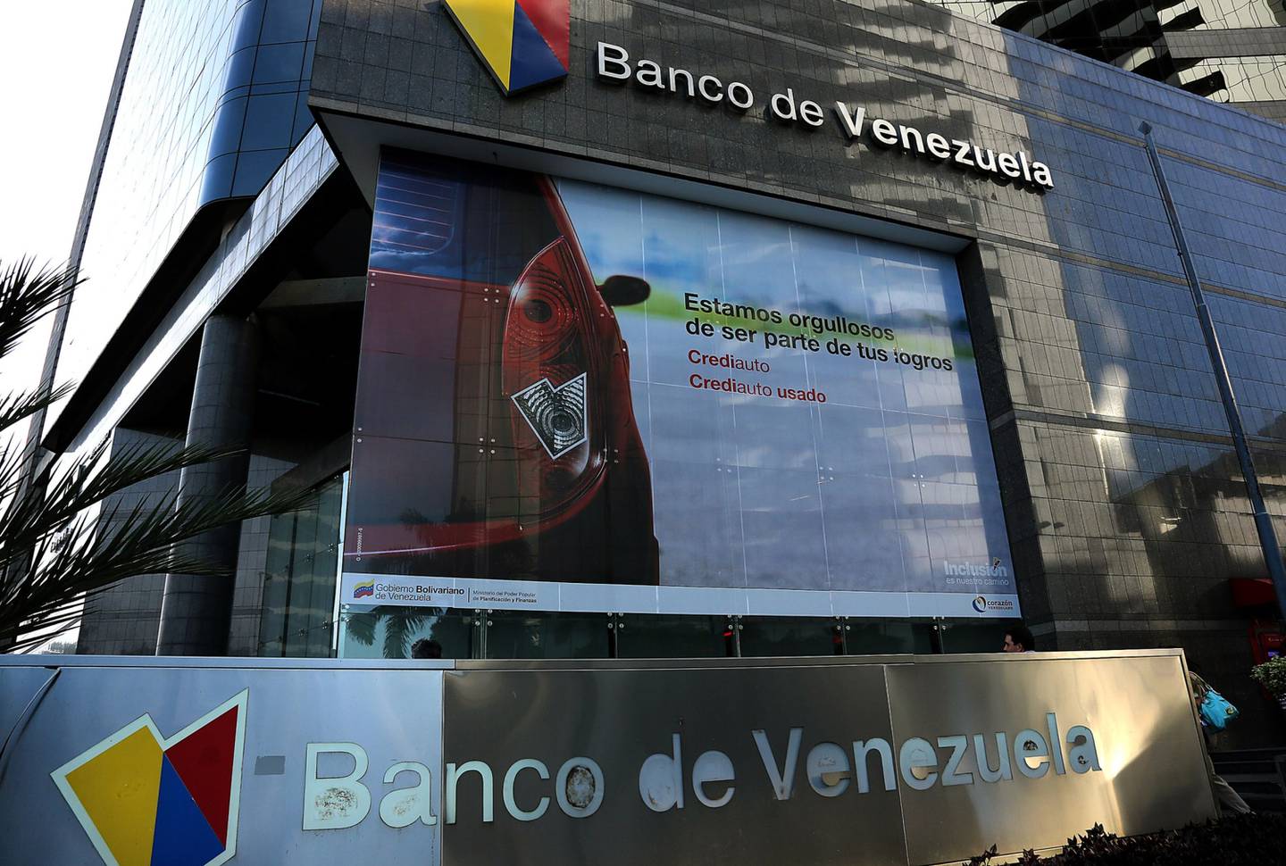 Sucursal del Banco de Venezuela en Caracas, el martes 3 de julio de 2012. dfd