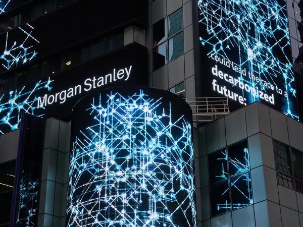 Las acciones de Morgan Stanley caen tras conocerse que EE.UU. investiga su unidad patrimonialdfd