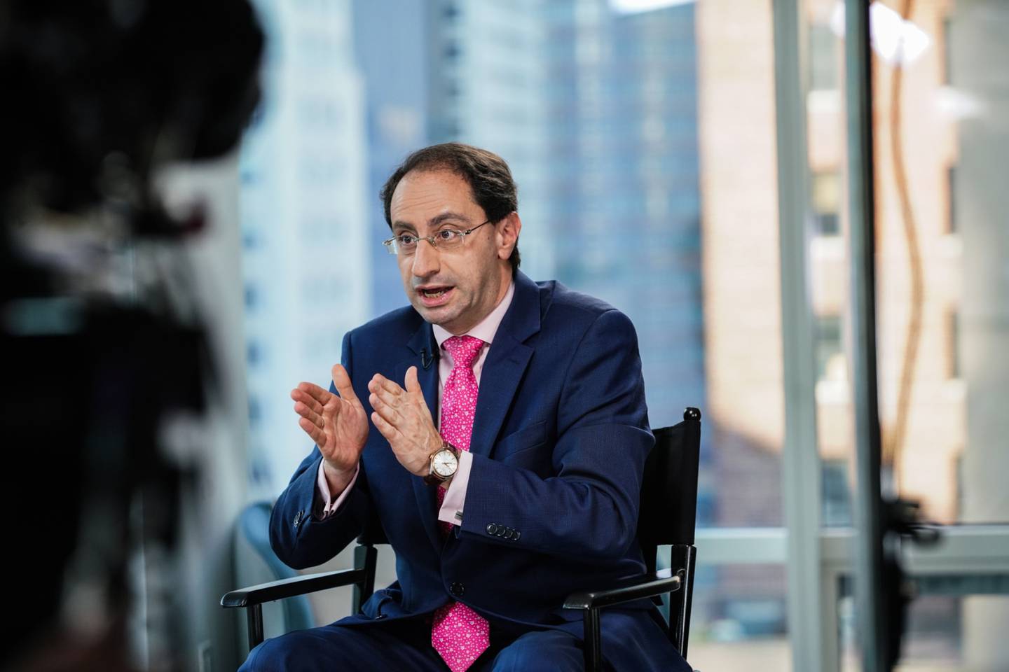 José Manuel Restrepo habla durante una entrevista de Bloomberg Television en Nueva York el 7 de julio.