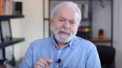 “Nós não vamos manter o preço dolarizado”, disse Lula, em entrevista à rede de rádios RDR, do norte do Paraná, nesta quinta-feira (3)