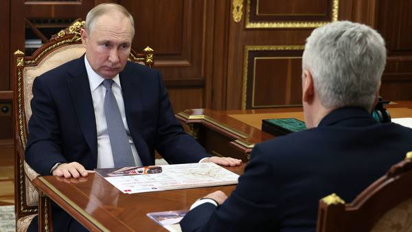 Putin está buscando ganar tiempo en Ucrania, dice la agencia de espionaje estoniadfd