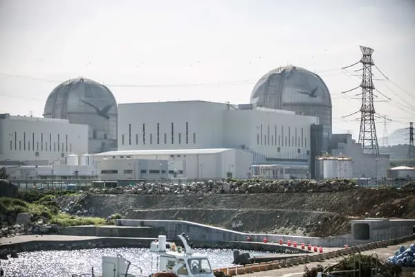 Los reactores nucleares Shin Kori No. 3 y 4, operados por Korea Hydro & Nuclear Power Co., una unidad de Korea Electric Power Corp. (Kepco), se encuentran en Ulju, provincia de Ulsan, Corea del Sur, el jueves 31 de agosto de 2017. Corea del Sur tiene el sexto programa de energía nuclear más grande del mundo, con 24 instalaciones en funcionamiento y cinco en construcción, incluyendo dos en Ulju, que están completadas en un 30%.
