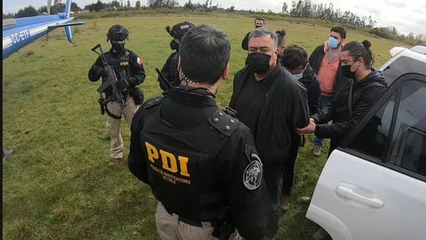 Detención de Héctor Llaitul, líder de la Coordinadora Arauco Malleco, organización armada mapuche, por parte de la Policía de Investigaciones de Chile, el 24 de agosto de 2022. Foto: PDI