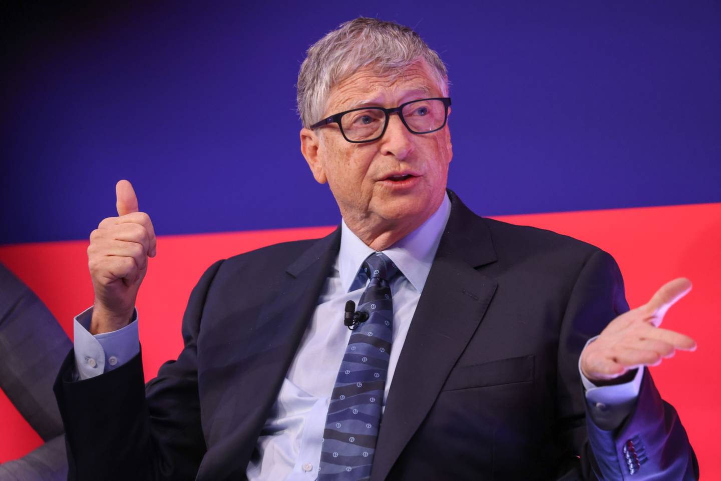 Bill Gates estima que aumento dos juros e alta das commoditieis irão frear o crescimento econômico mundial