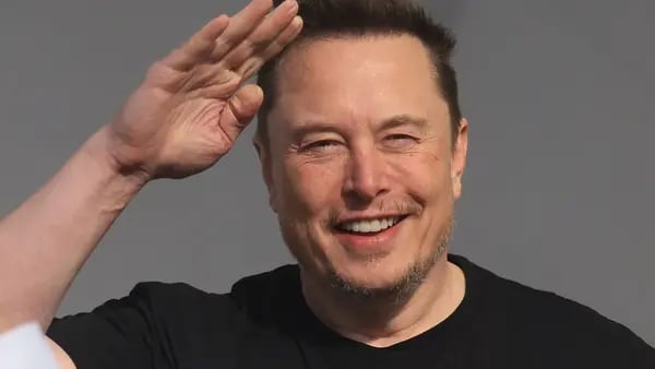 Elon Musk visita China por sorpresa, una semana después de cancelar su viaje a Indiadfd