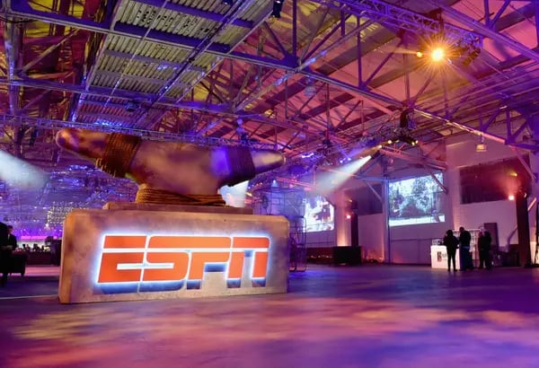 Lideranças da ESPN tomarão decisão sobre momento de reduzir de vez a distribuição por meio de TV a cabo (Foto: Mike Windle/Getty Images para ESPN)