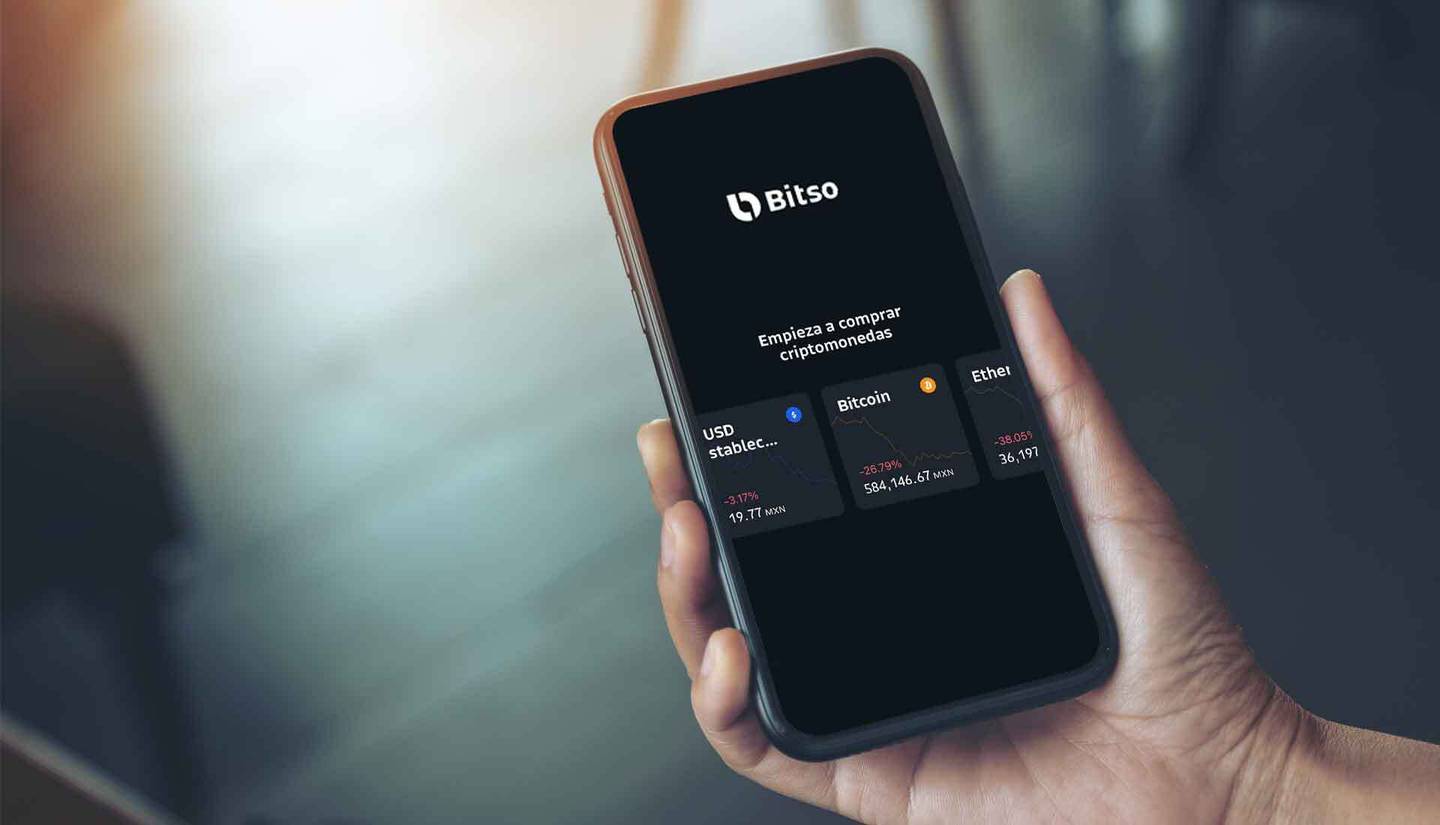 La app de Bitso en un teléfono inteligente