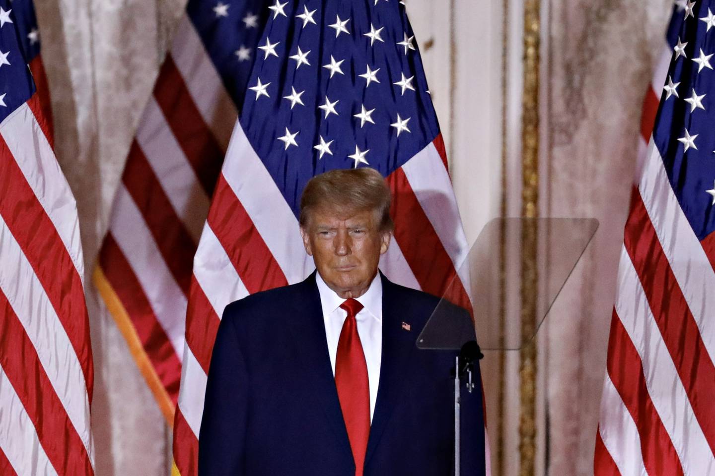 El expresidente de EEU.U., Donald Trump, a su llegada para hablar en el club Mar-a-Lago en Palm Beach, Florida, el martes 15 de noviembre de 2022.