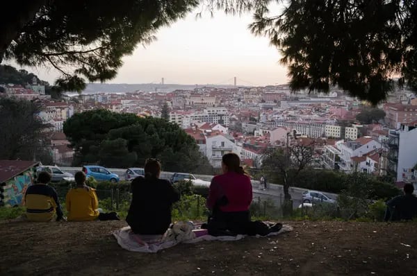 Lisboa, em Portugal, é um dos principais destinos de brasileiros que mudam para o país