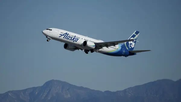 Alaska Air suspende el programa de protección de precios del petróleodfd