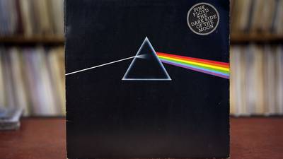 Pink Floyd evalúa la venta de su música, incluido ‘Dark Side of the Moon’dfd