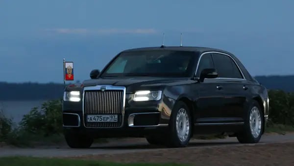 De Rusia, con amor: Putin regala este auto de lujo a Kim Jong Undfd