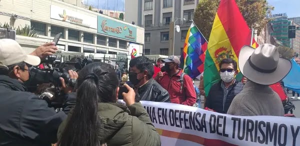Gremio de los hoteles en Bolivia protesta en La Paz por decreto sobre turistas que visiten ese país. Foto: Cortesía Cámara Hotelera de Bolivia
