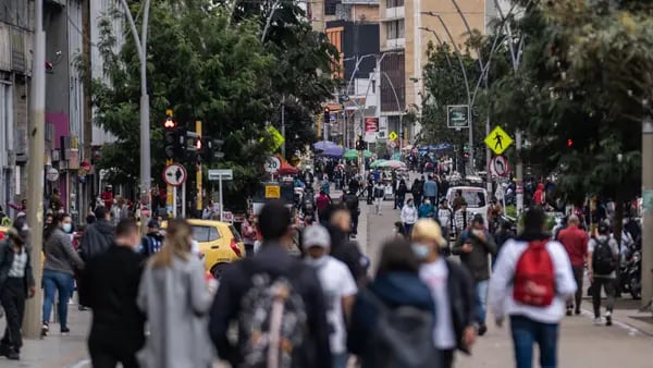 Confianza del consumidor colombiano cae a su nivel más bajo desde mayo de 2021dfd