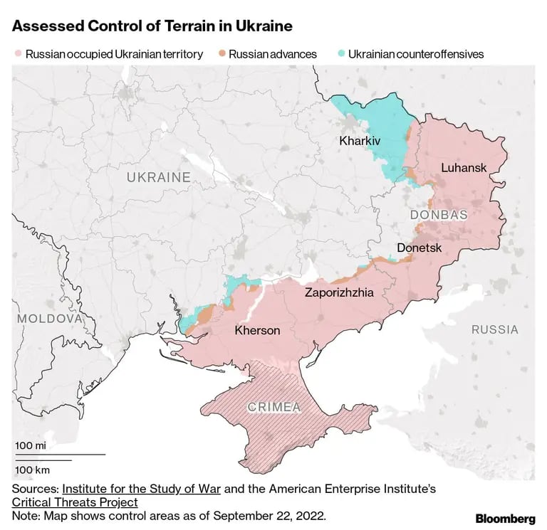 En rosa: Territorio ucraniano ocupado por Rusia
En Naranja: Avances rusos
En celeste: Contraofensivas ucranianasdfd