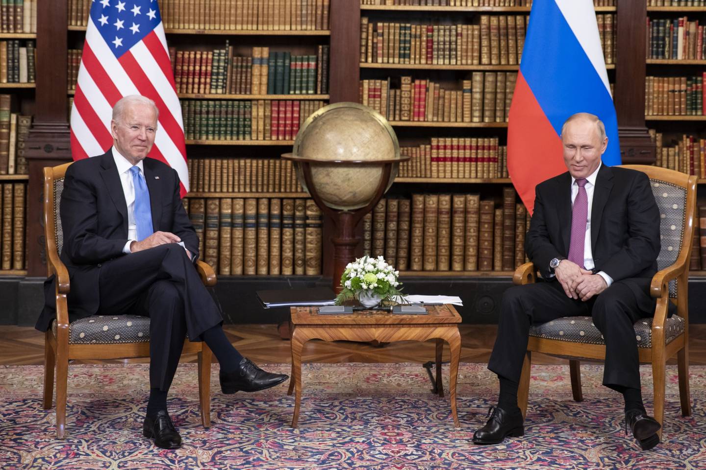 El presidente Joe Biden tuvo su primera reunión presencial con el presidente Vladimir Putin en 2021.dfd