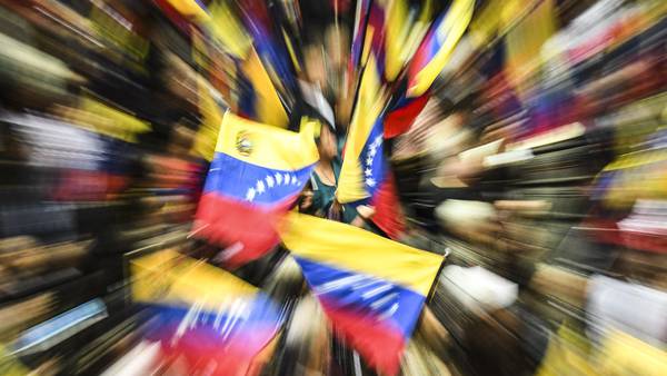 Desaceleración de la economía venezolana es reflejada en la caída del volumen de ventasdfd
