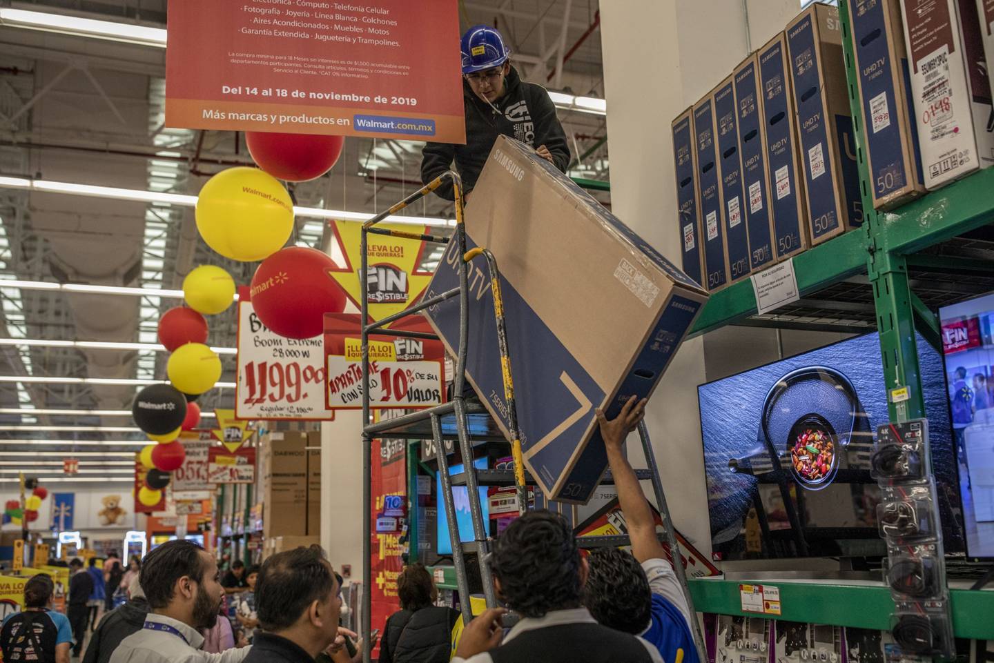 Walmart analiza dar créditos en México para comprar ahora y pagar después