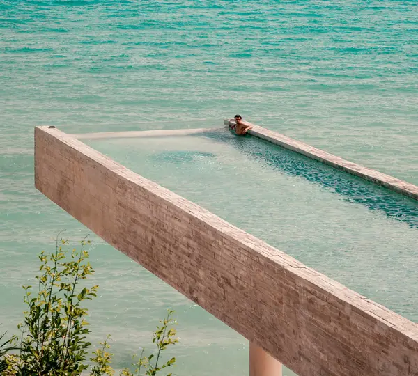 An Infinity pool at La Casa de la Playa.