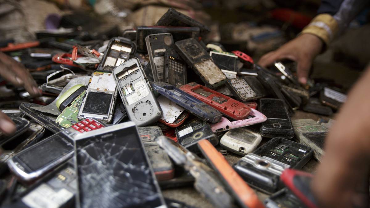 La riqueza oculta detrás de los residuos electrónicos que Latinoamérica descarta