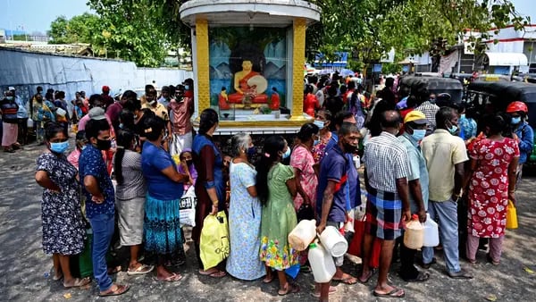 Sri Lanka no puede reunir suficientes dólares para pagar a un solo petrolerodfd