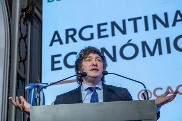 Milei cautiva a Tucker Carlson, Elon Musk y la élite argentina