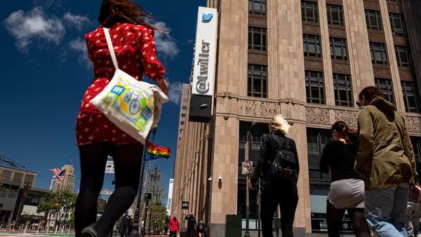 Twitter pierde otros tres empleados de alto nivel de cara a adquisición de Muskdfd