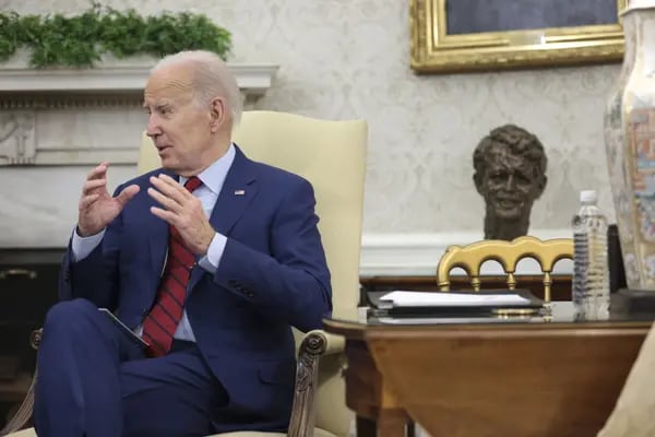 El presidente estadounidense Joe Biden durante una reunión en el Despacho Oval de la Casa Blanca en Washington, DC, EE.UU., el viernes 3 de marzo de 2023.