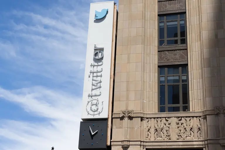 Placa do nome do Twitter na sede da empresa em San Franciscodfd